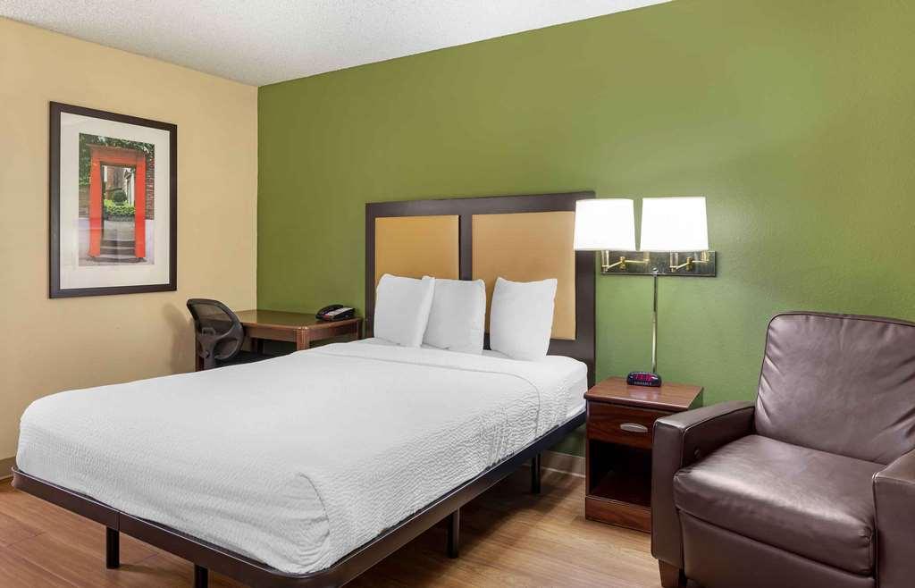 Extended Stay America Suites - Los Angeles - Long Beach Airport Room photo